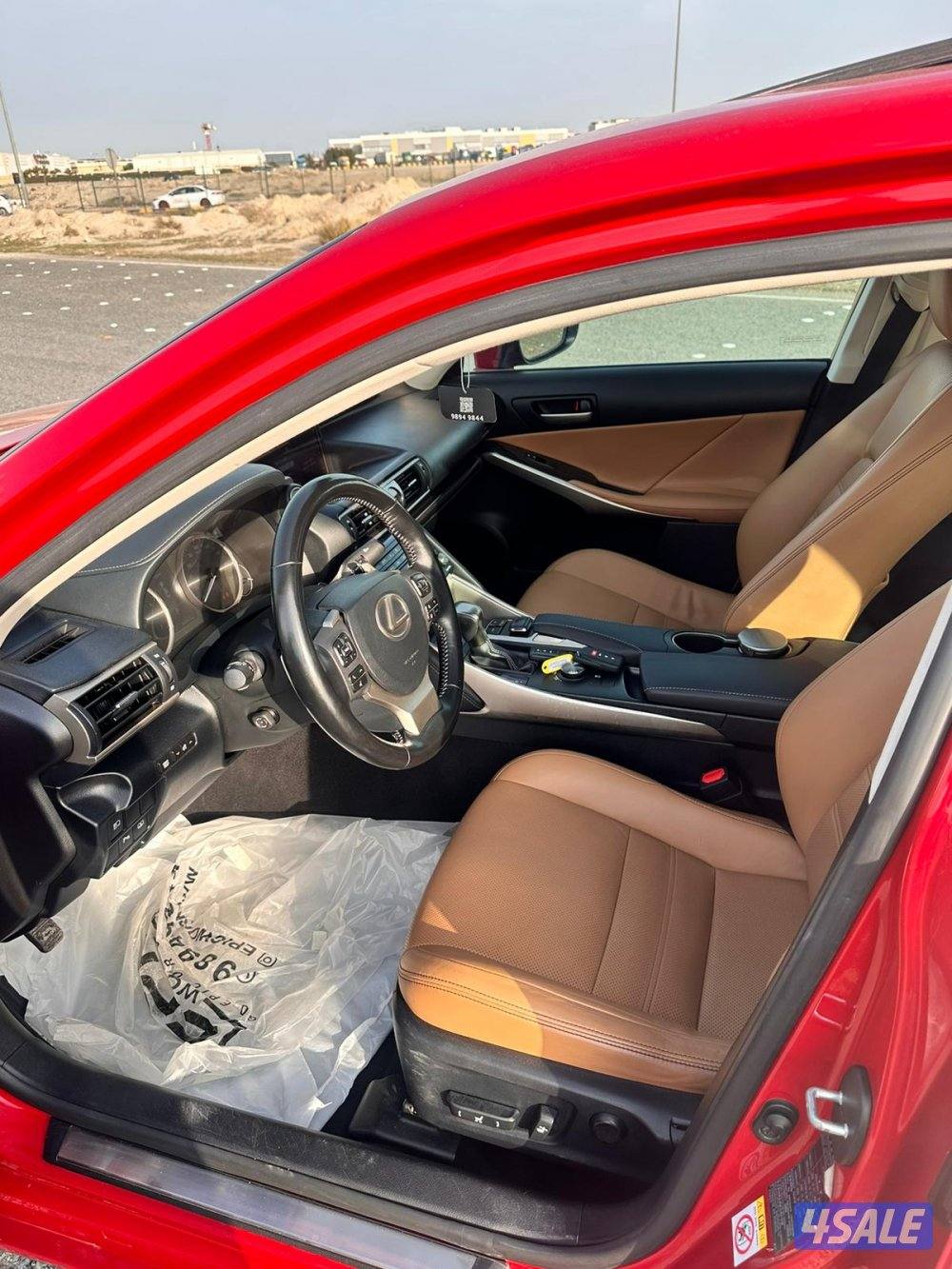 لكزس is200t موديل 2017 احمر عداد 94 الف بحاله ممتازة9