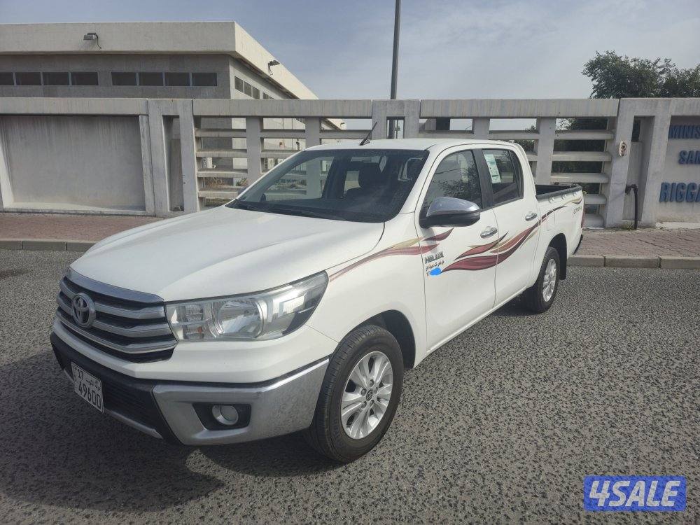 Toyota Hilux pick-up Automatic 4×2 ( 2020 model ) 41000 km orginal pnt0