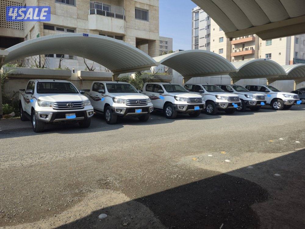 Toyota Hilux pick-up Automatic 4×2 ( 2020 model ) 41000 km orginal pnt11