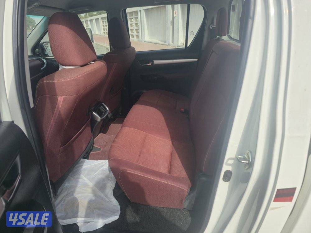 Toyota Hilux pick-up Automatic 4×2 ( 2020 model ) 41000 km orginal pnt10