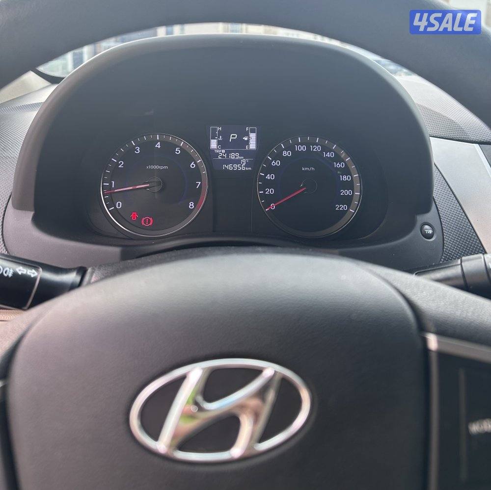 للبيع هونداي اكسنت 2018 بحالة ممتازة7