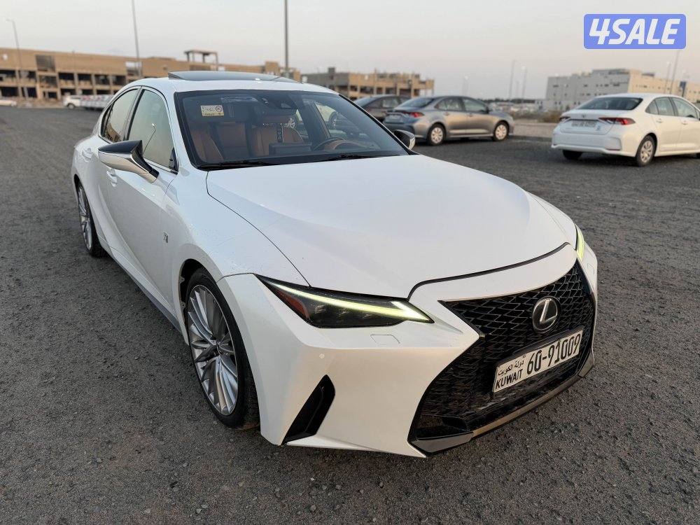 لكزس 2022 حجم is3002