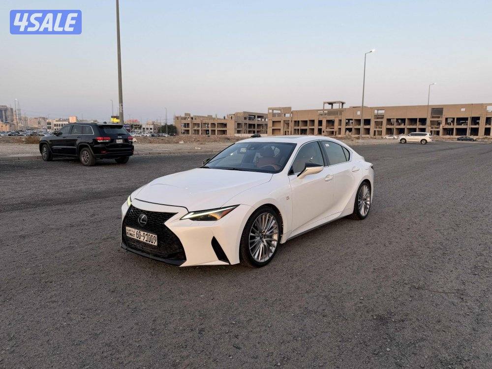 لكزس 2022 حجم is3007