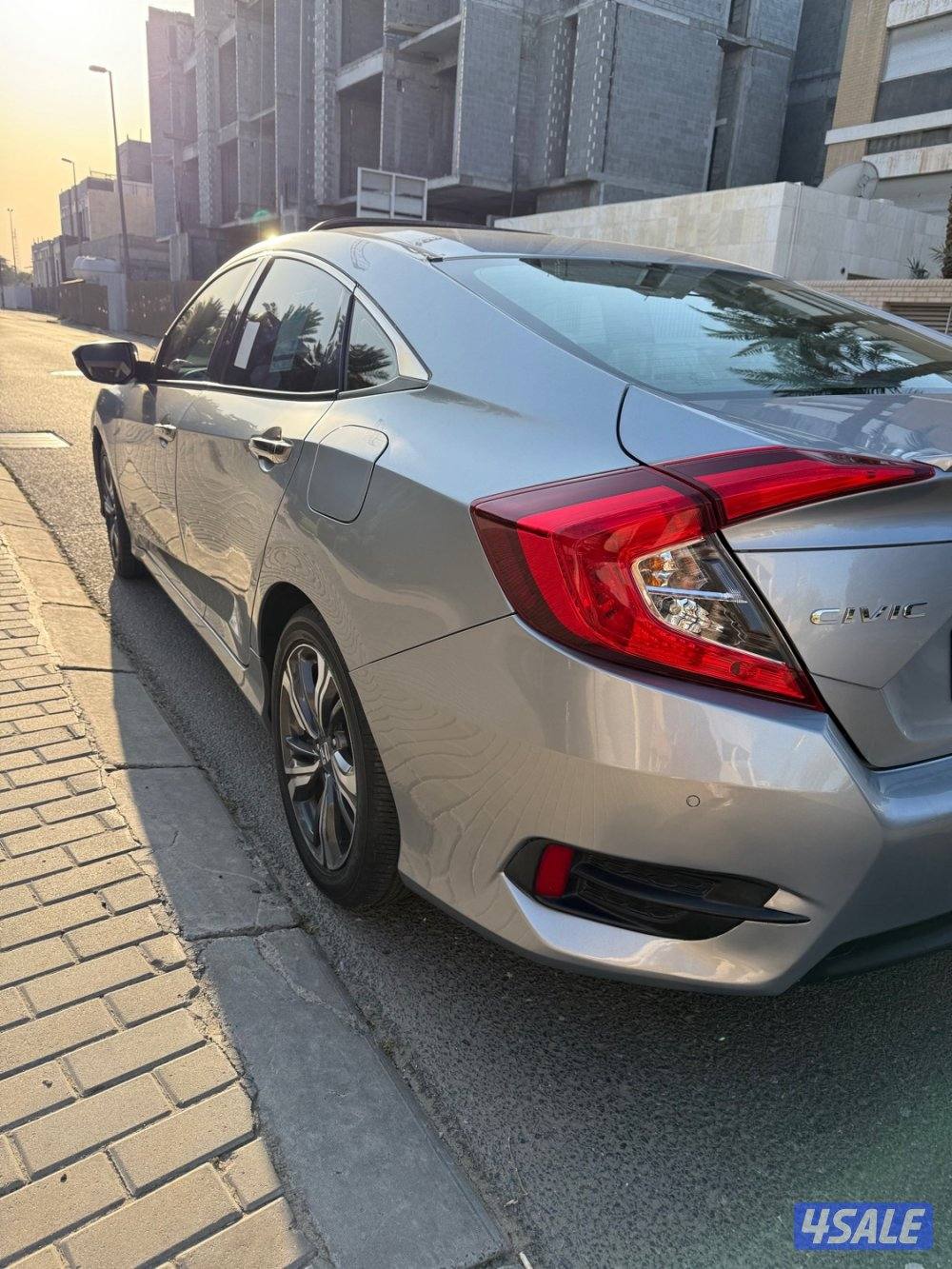 هوندا سيفيك 2021 فضي كامل مواصفات درجة أولى شرط الفحص3