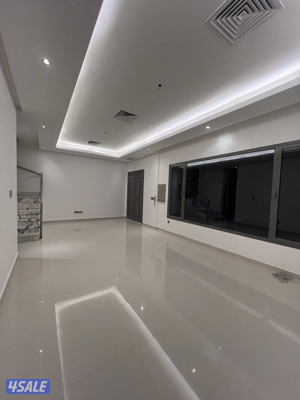 للايجار شقة ارضية غرفتين نوم ماستر1