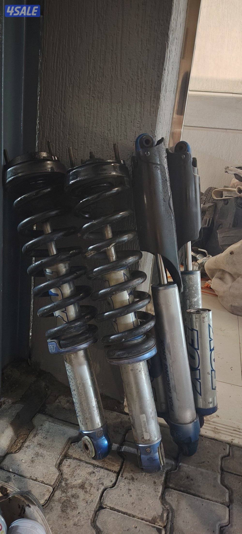 البيع ٤ معاونات فوكس مع سبرنقاتهم0