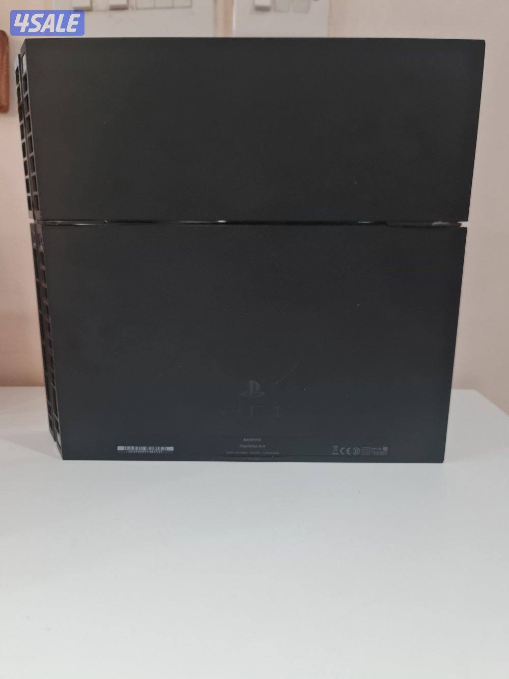 PS4 500GB HAS some problem with inserting cd4