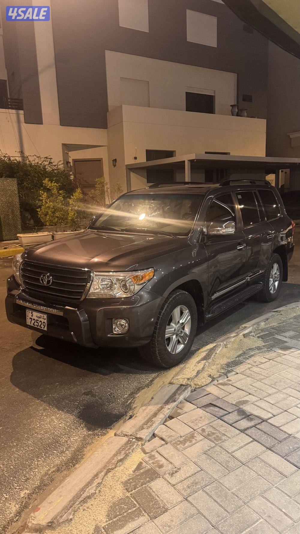 لاندكروزر ٢٠١٤ ماشي ٢٢٣3