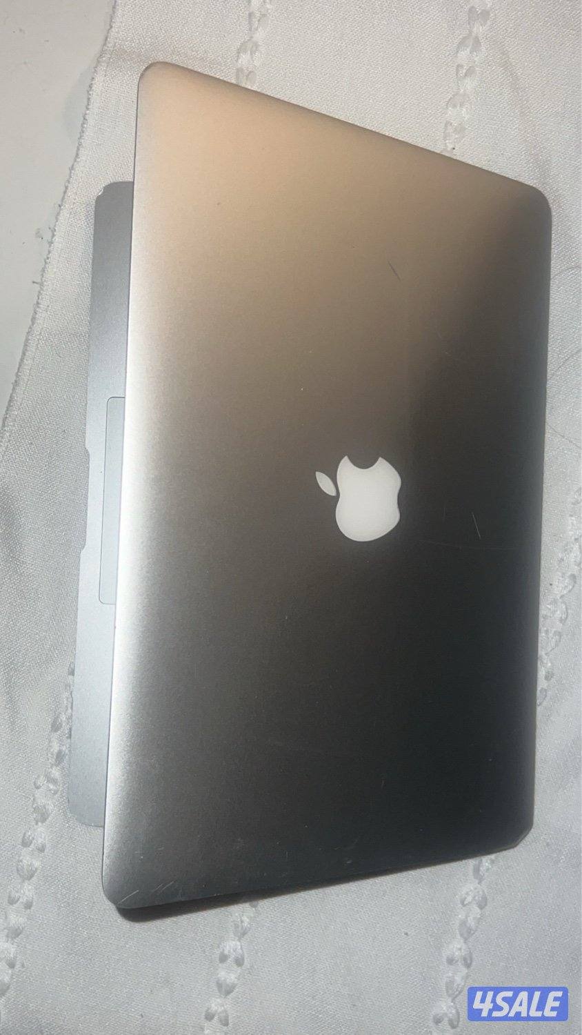 لابتوب MacBook Air نظيف مع الشاحن الأصلي والشنطة4