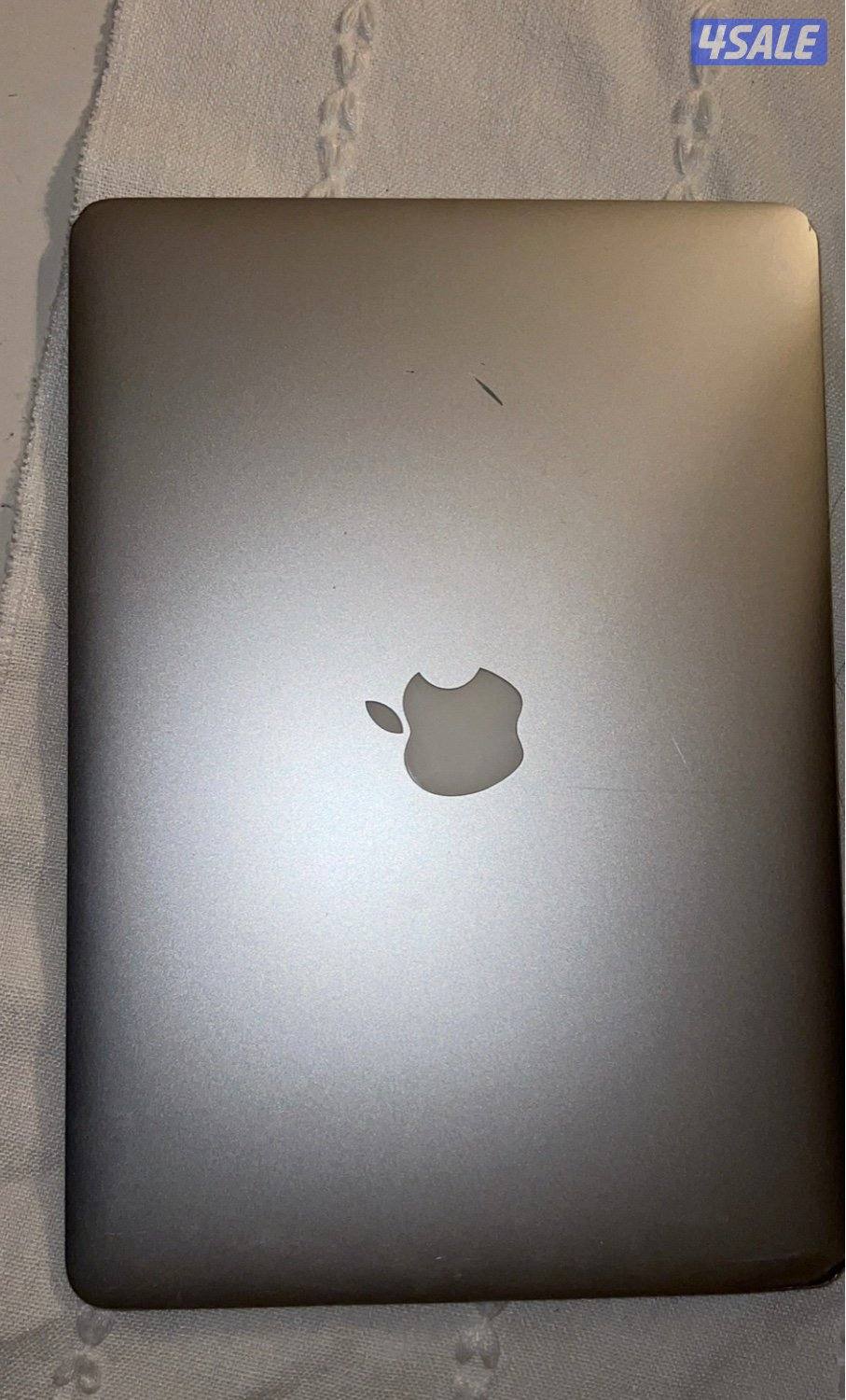 لابتوب MacBook Air نظيف مع الشاحن الأصلي والشنطة6