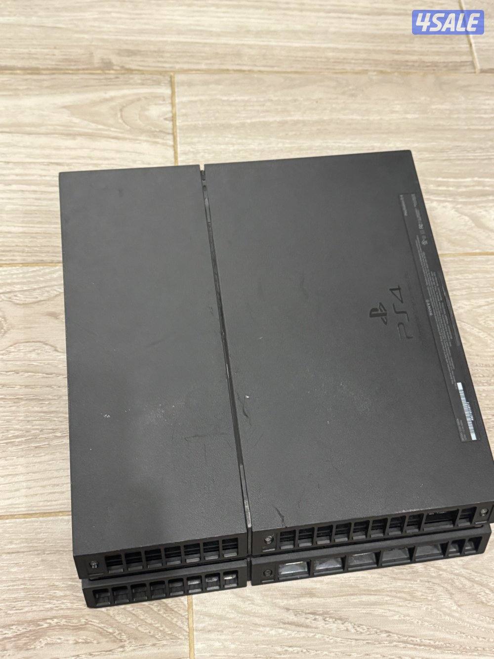 سوني ٤ مع يده بيعه سريعه1