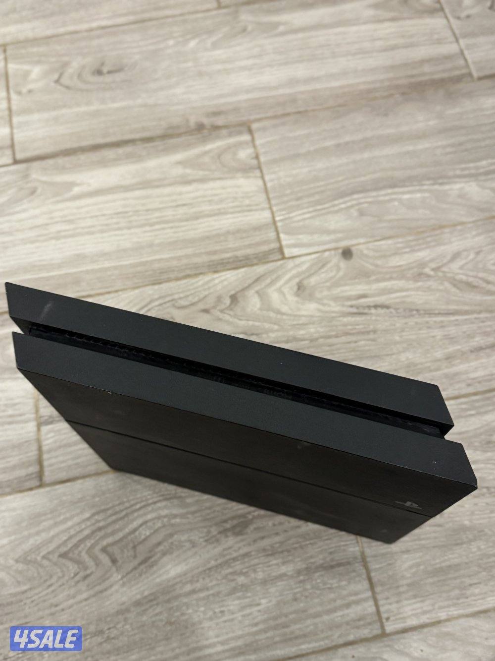 سوني ٤ مع يده بيعه سريعه2