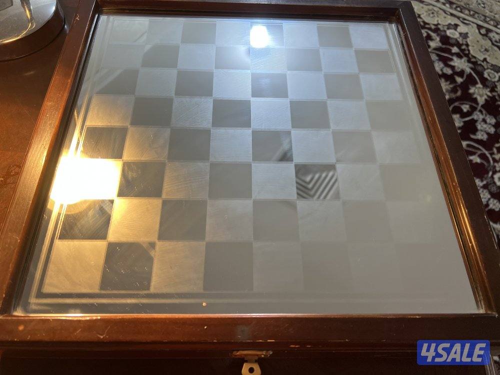 Glass chess set in wooden box2