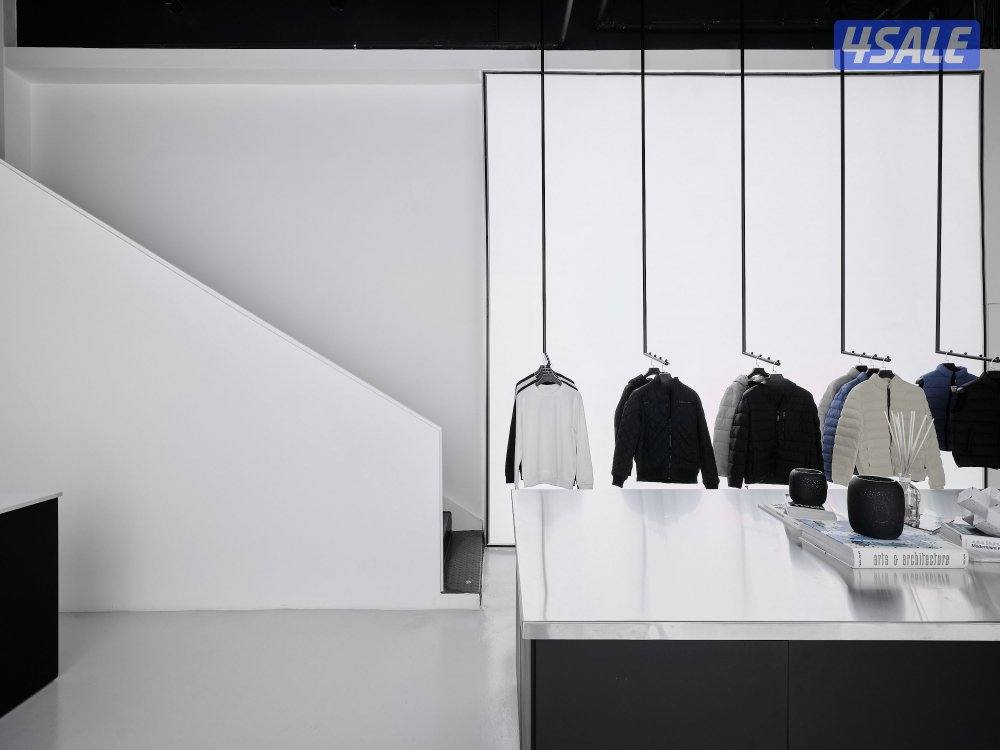 محل ملابس راقي خلو للبيع بالشويخ بمول راقي وسعر مغري3