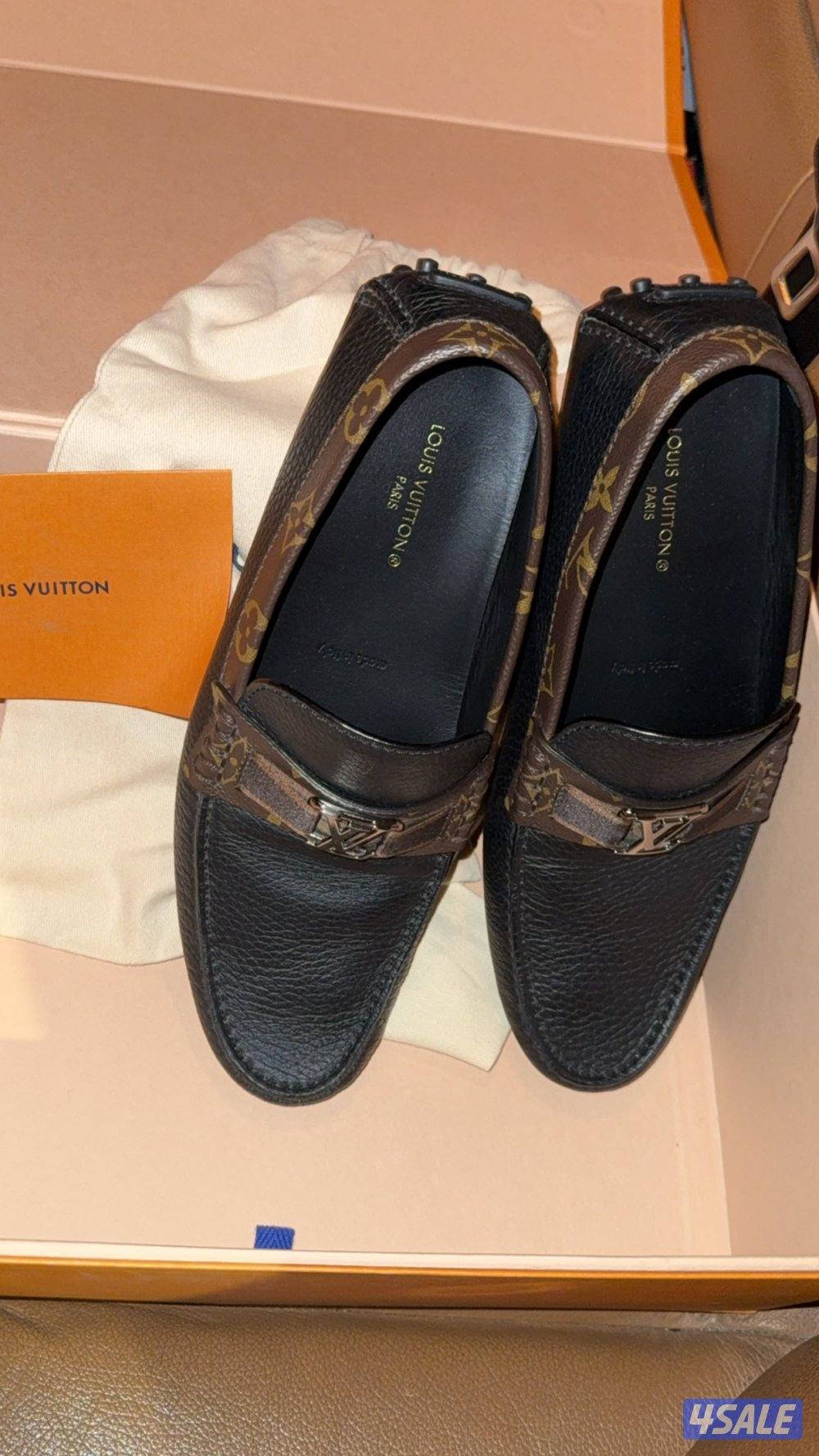 جوتي لويسفيتون نضيف جداً سعره من المحل 185دينار الاتصال واتساب فقط3