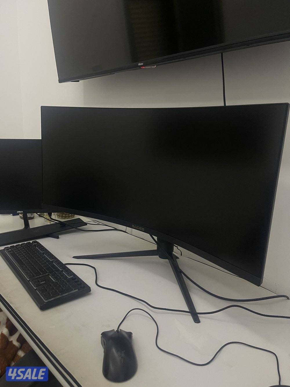 للبيع شاشه 2k 32 بوصه منحنيه كفاله سنه4