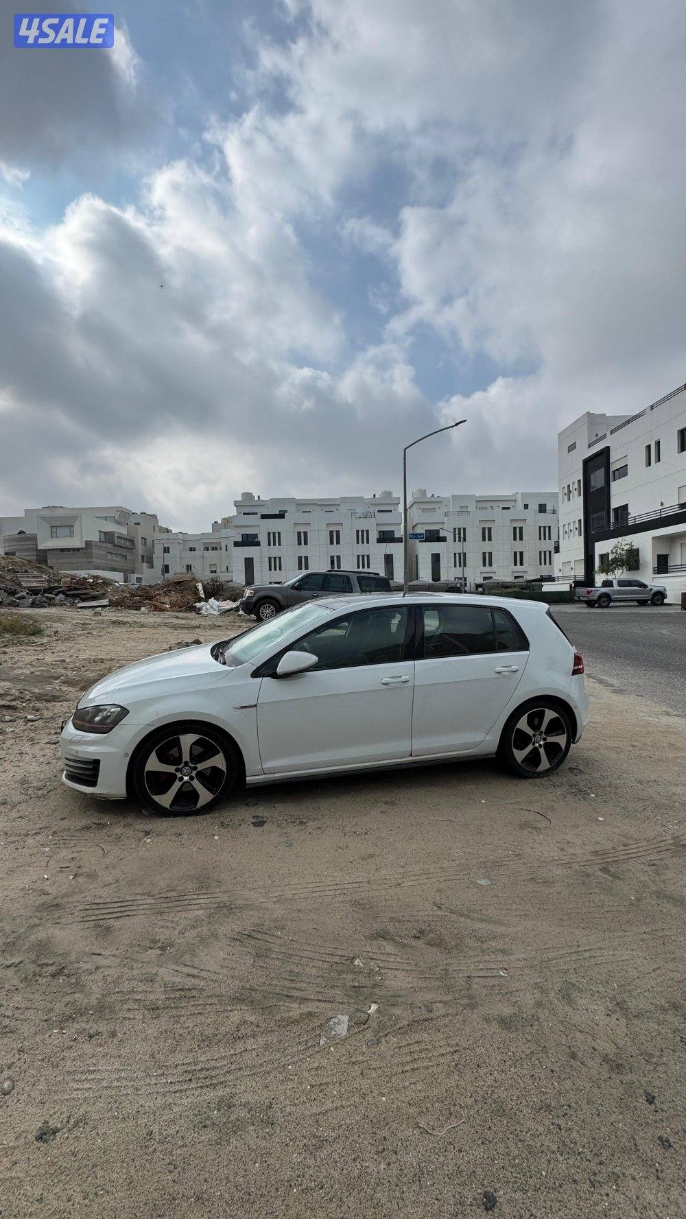 للبيع Golf VW موديل 20150