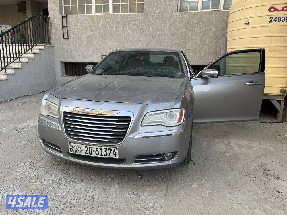 كرايزلر ثمانية سلندر 2013 للبيع بحالة نظيفة جدا1