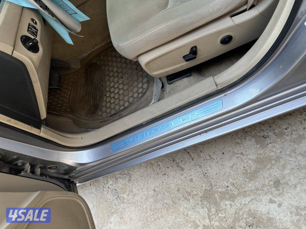 كرايزلر ثمانية سلندر 2013 للبيع بحالة نظيفة جدا3