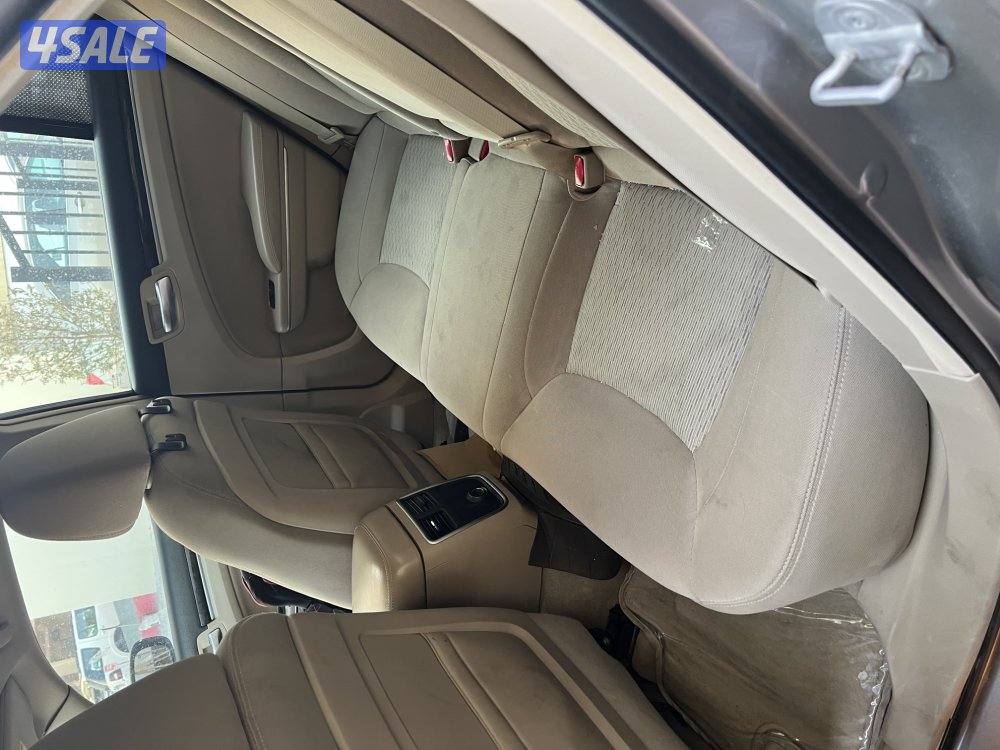 كرايزلر ثمانية سلندر 2013 للبيع بحالة نظيفة جدا4