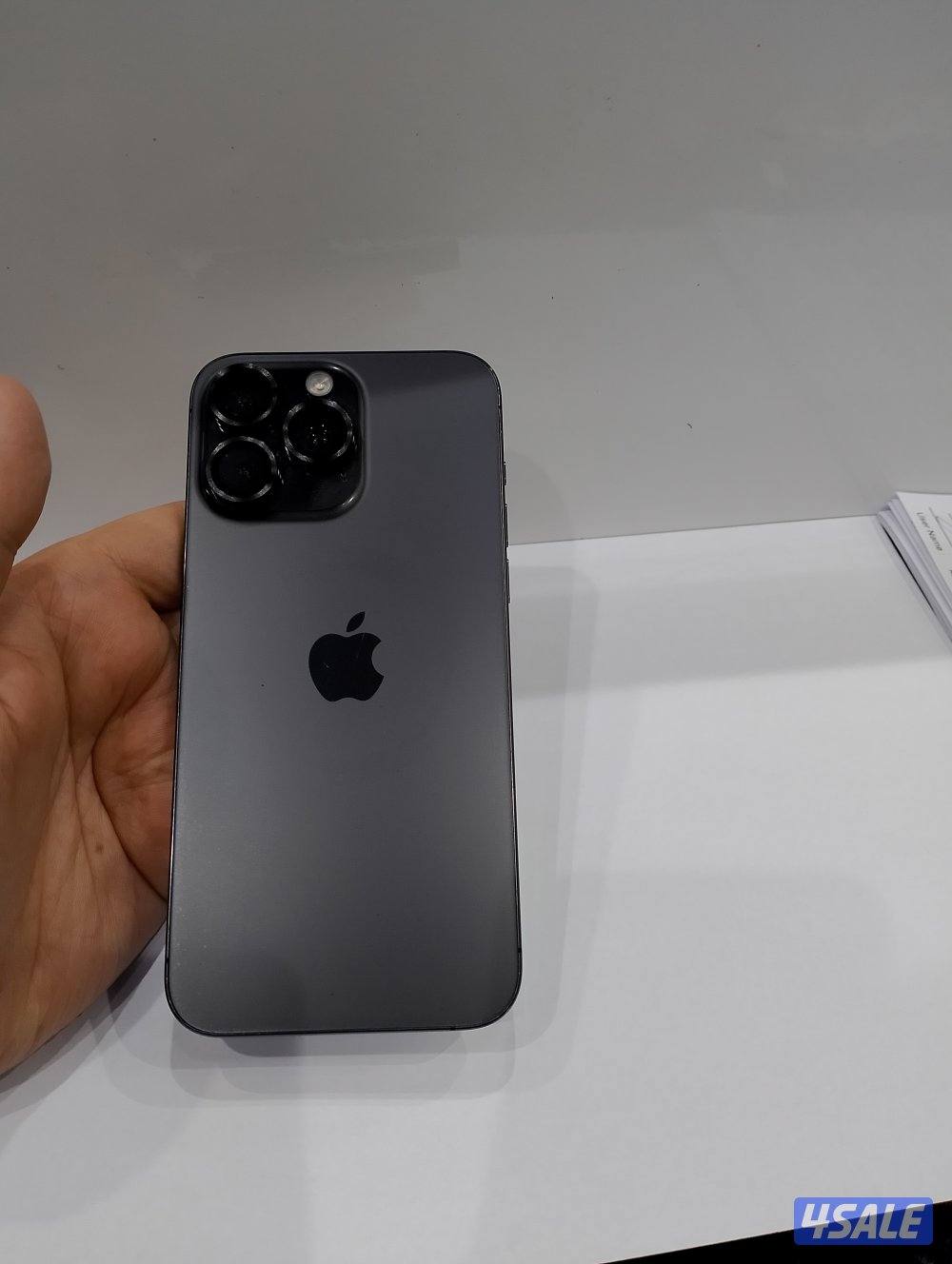 ايفون 15 برو ماكس جيجا 256 اسود2