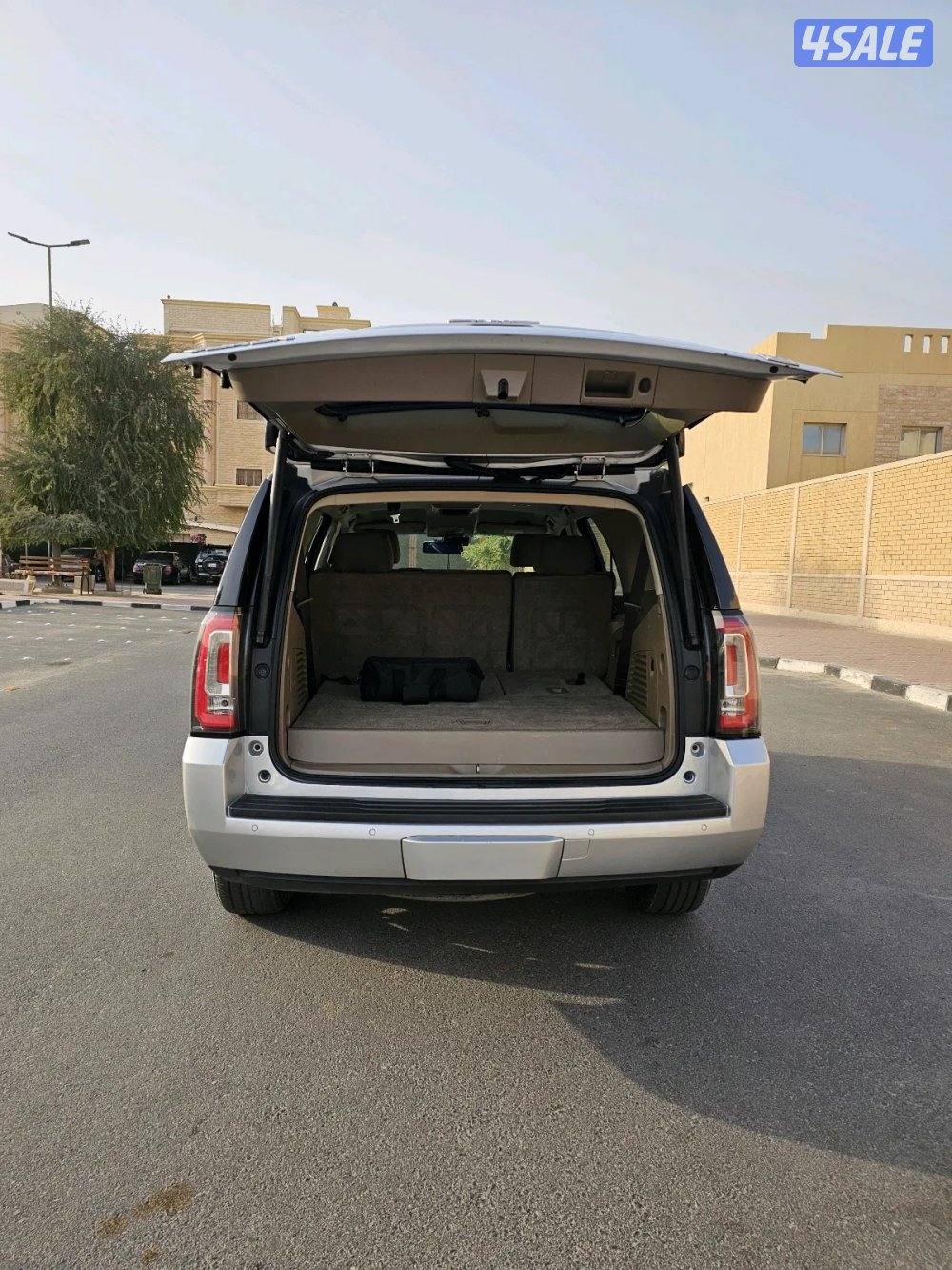 GMC Yukon SLE  202012