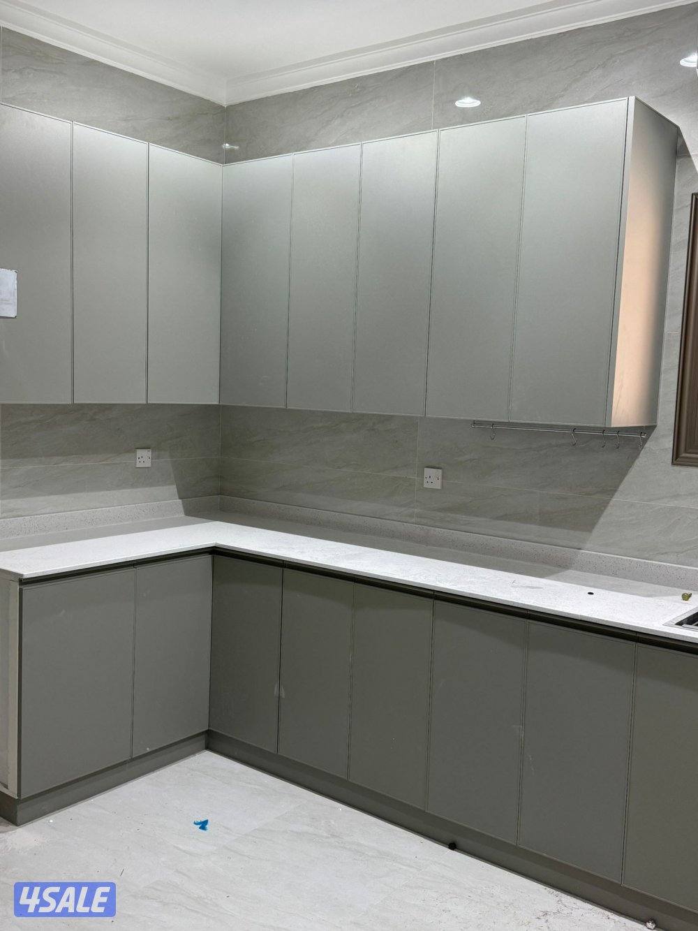 أبواب شبابيك مطابخ رول شترالمنيوم و تصليح فورى بلمنزل و تبديل قفل0