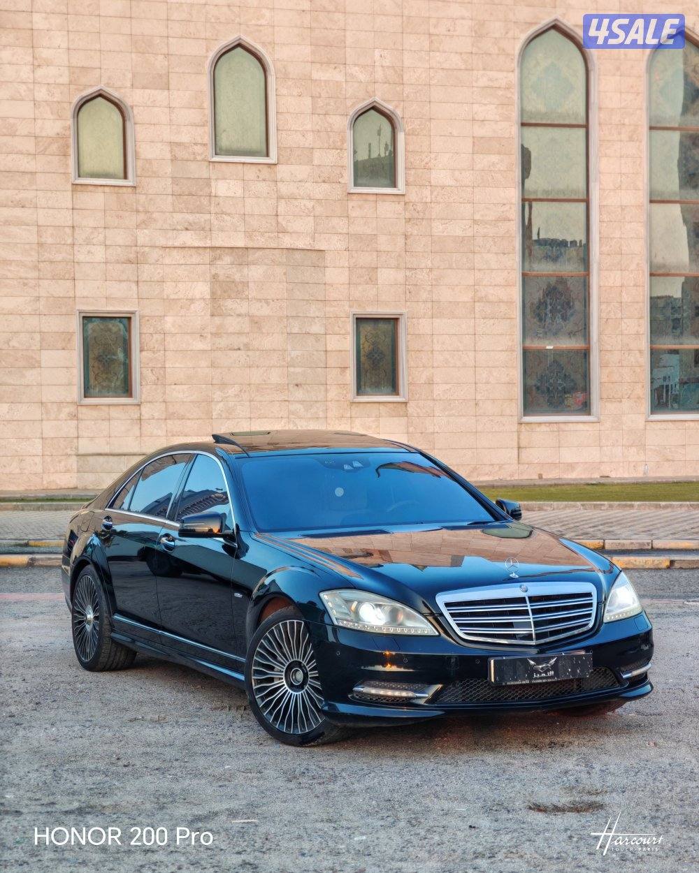 Mercedes class2012اسودمن داخل ابيض كامل0