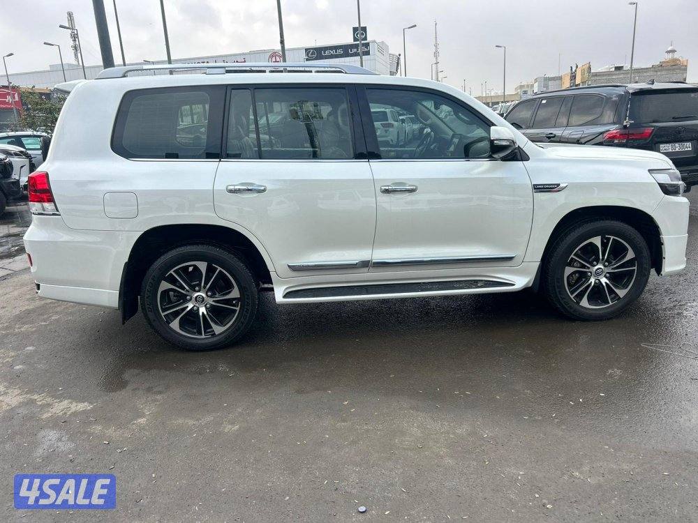 لاند كروزر GX.R-قراند تورينق .V8 موديل 2020 ماشى 15.000 k.m2