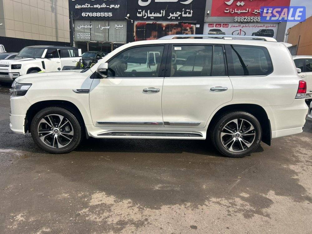 لاند كروزر GX.R-قراند تورينق .V8 موديل 2020 ماشى 15.000 k.m3