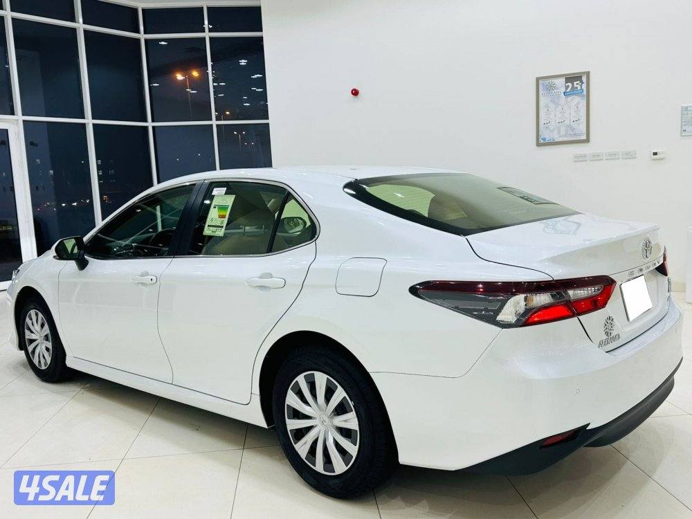 للبيع تويوتا كامري LE  2.5موديل 20243