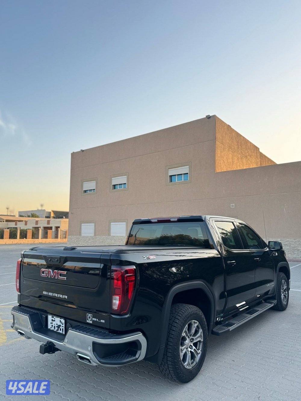 للبيع وانيت جي ام سي سيرا دبل قير 2024 SLE1