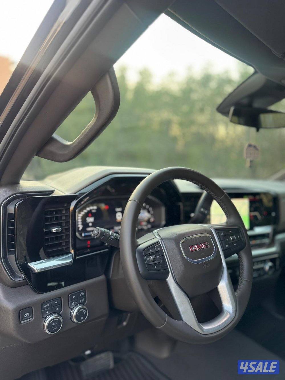 للبيع وانيت جي ام سي سيرا دبل قير 2024 SLE4