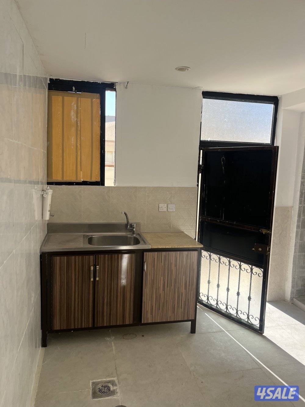 استديو للايجار في البيان1