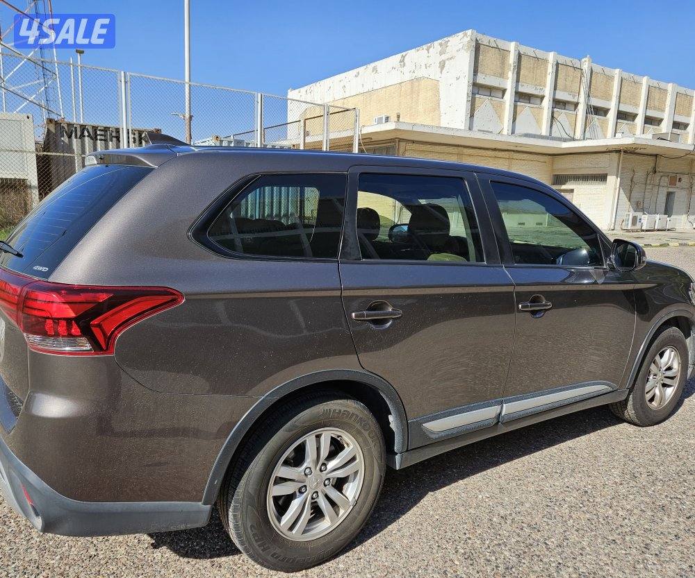 Mitsubishi Outlander (2019) in very good condition.1