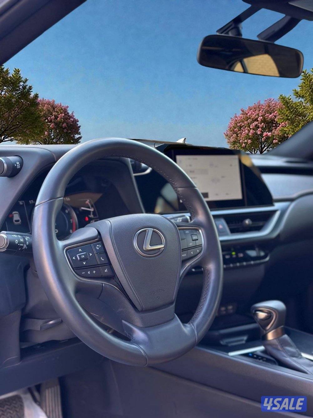 📍لكزس UX200 - م٢٠٢٣ - عداد ٣٥ الف - صبغ وكالة - وارد الساير 📍9