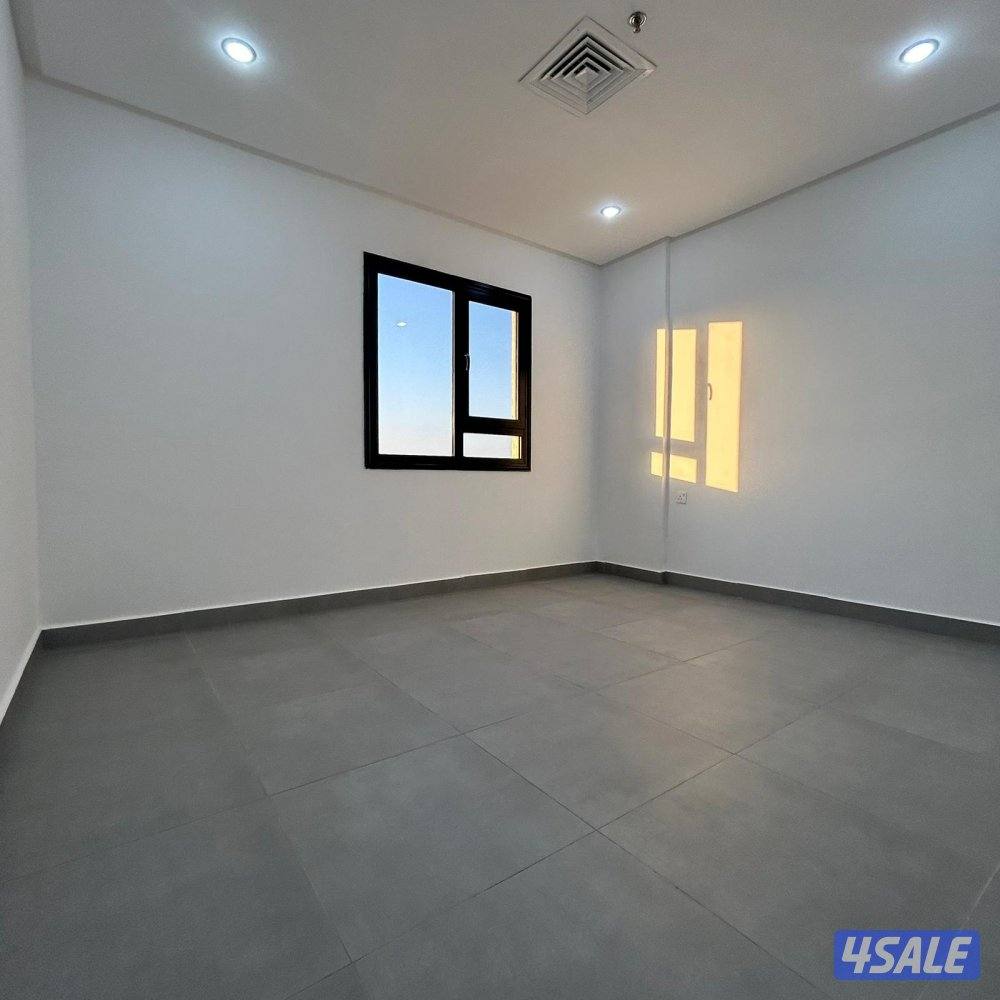 شقة إطلالة بحرية أول ساكن للإيجار في السالمية قطعة 52