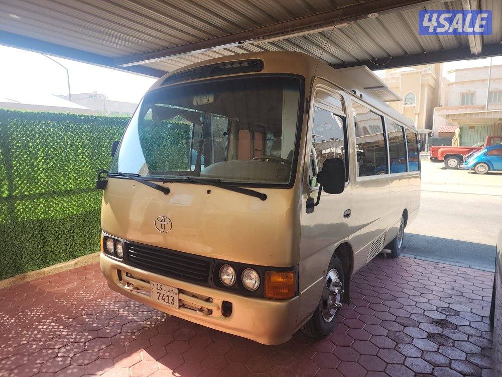 باص تويوتا موديل  20001