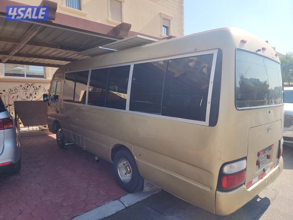 باص تويوتا موديل  20002