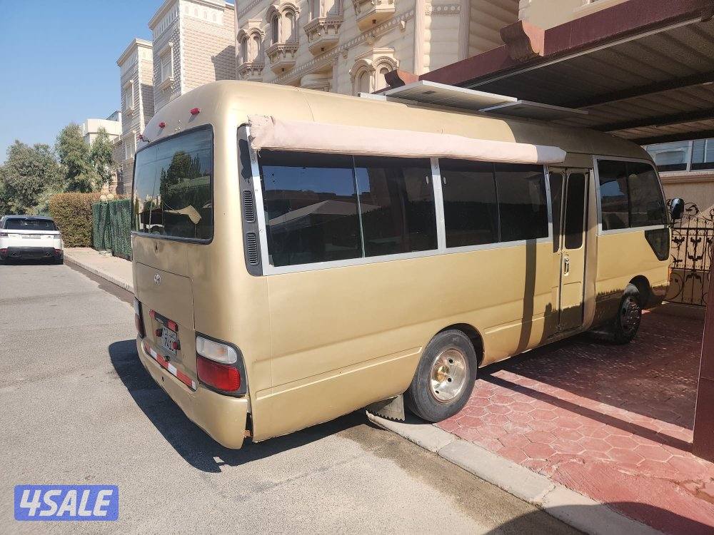 باص تويوتا موديل  20003