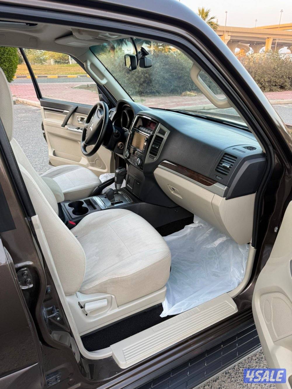 باجيرو 2022 فل اوبشن فتحه وثلاجه وخريطه ماشي 100 الف سيرفيس منتظم7