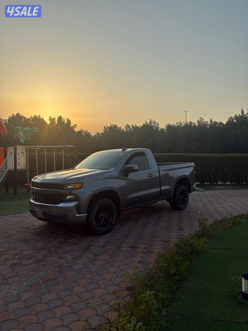 للبيع سلفرادو 2021 رمادي سيرفس منتظم في الوكالة عليه رنقات وتواير1