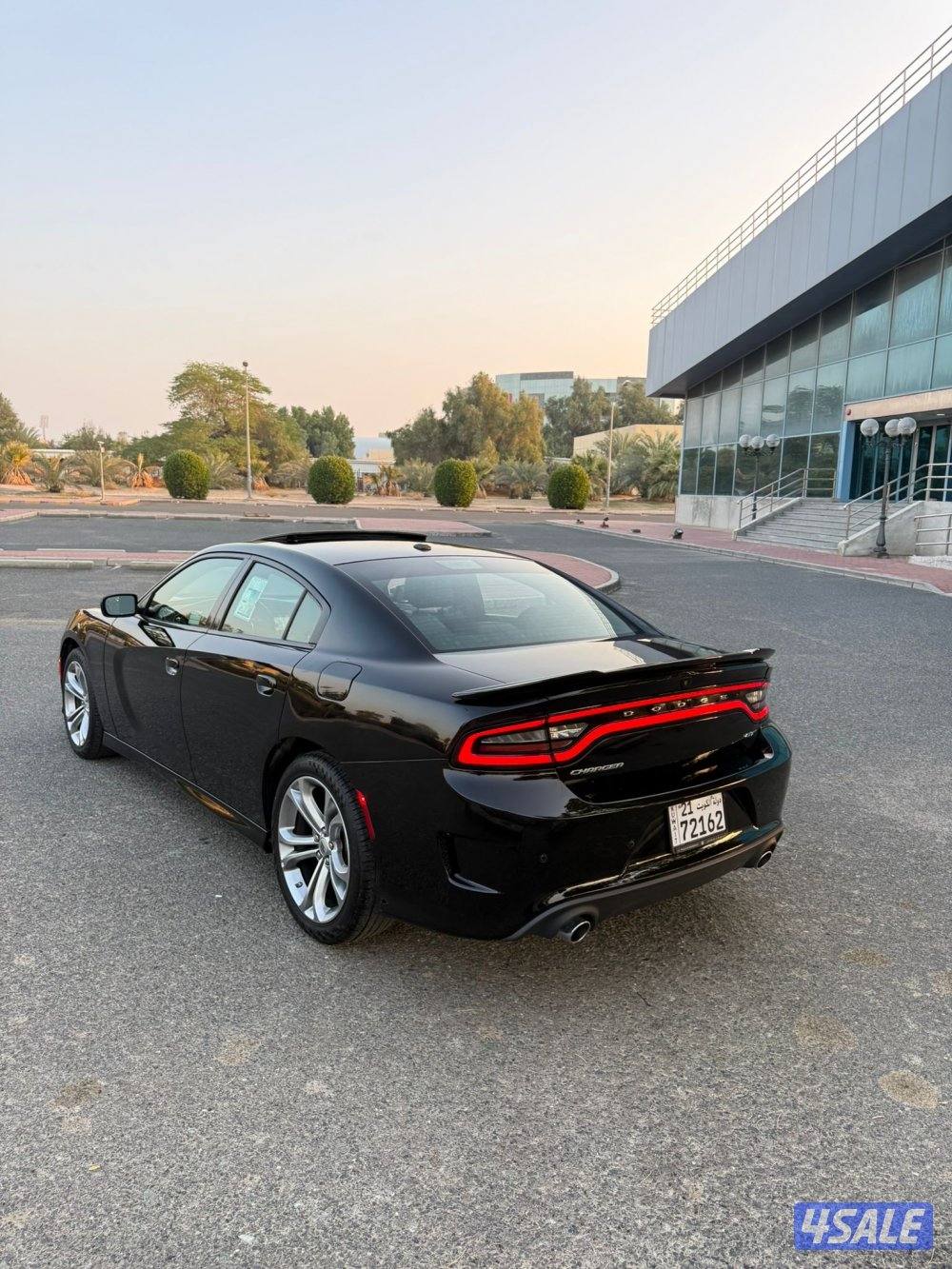 شارجر GT موديل 2022 بحاله الوكالة 6 سلندر اعلى درجه عداد80 الف فقط3