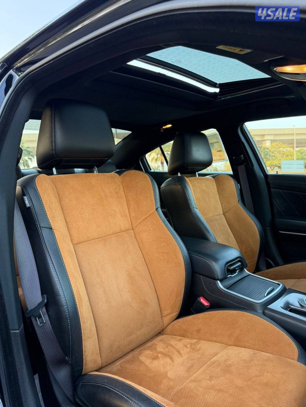 شارجر GT موديل 2022 بحاله الوكالة 6 سلندر اعلى درجه عداد80 الف فقط6