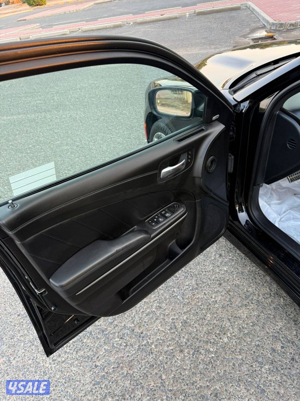 شارجر GT موديل 2022 بحاله الوكالة 6 سلندر اعلى درجه عداد80 الف فقط7