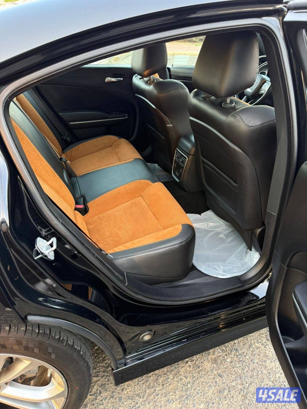 شارجر GT موديل 2022 بحاله الوكالة 6 سلندر اعلى درجه عداد80 الف فقط9