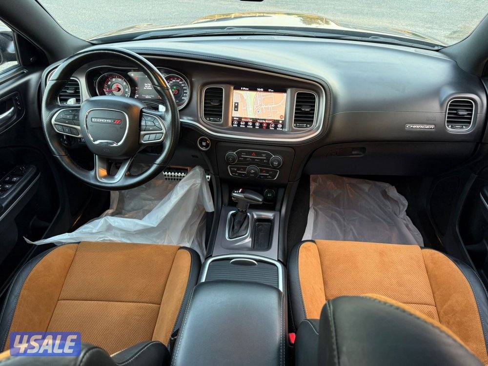 شارجر GT موديل 2022 بحاله الوكالة 6 سلندر اعلى درجه عداد80 الف فقط12