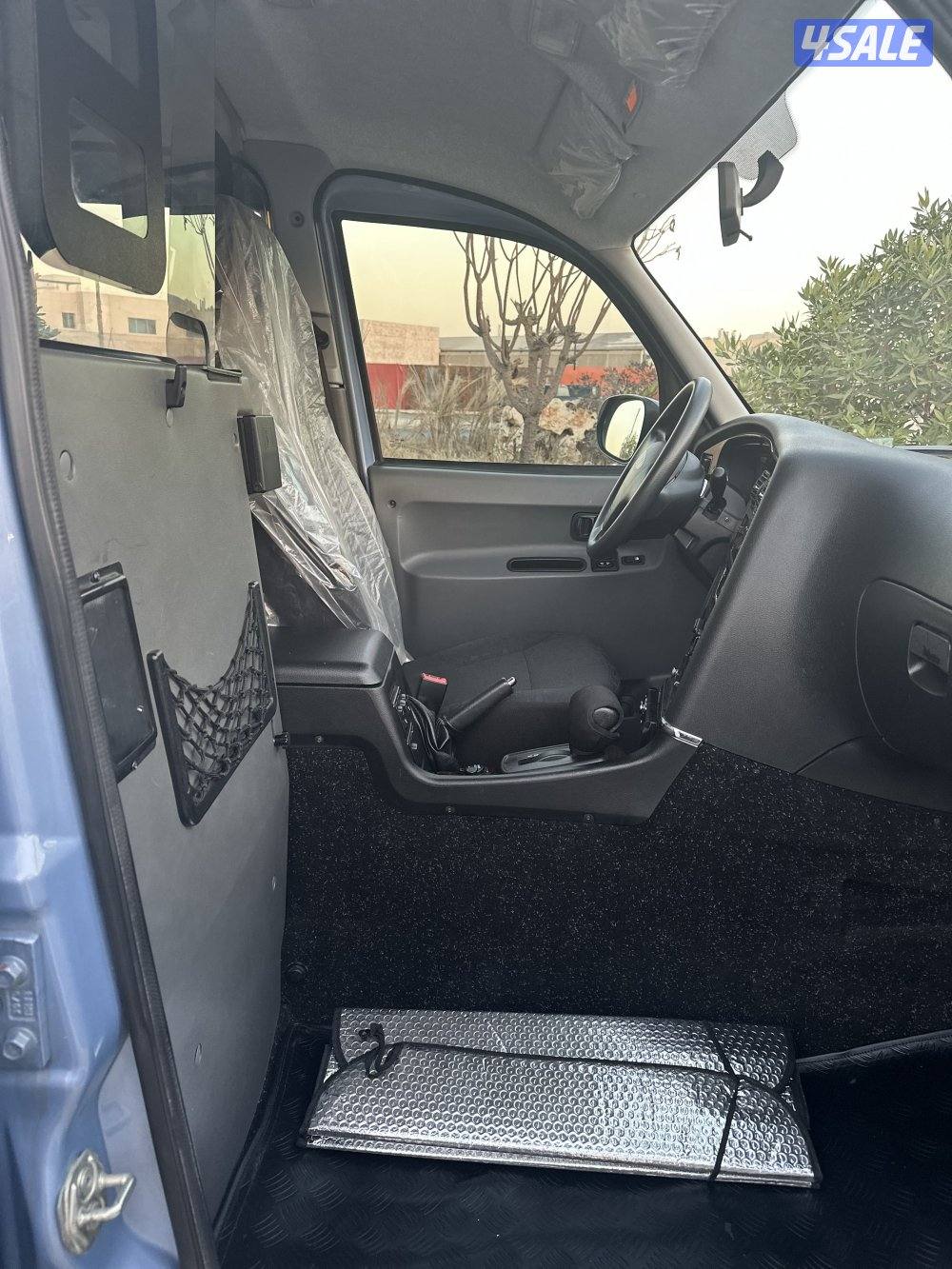 للبيع THE LONDON TAXI4 موديل 2011 وارد الزياني كامل المواصفات ماشي 198