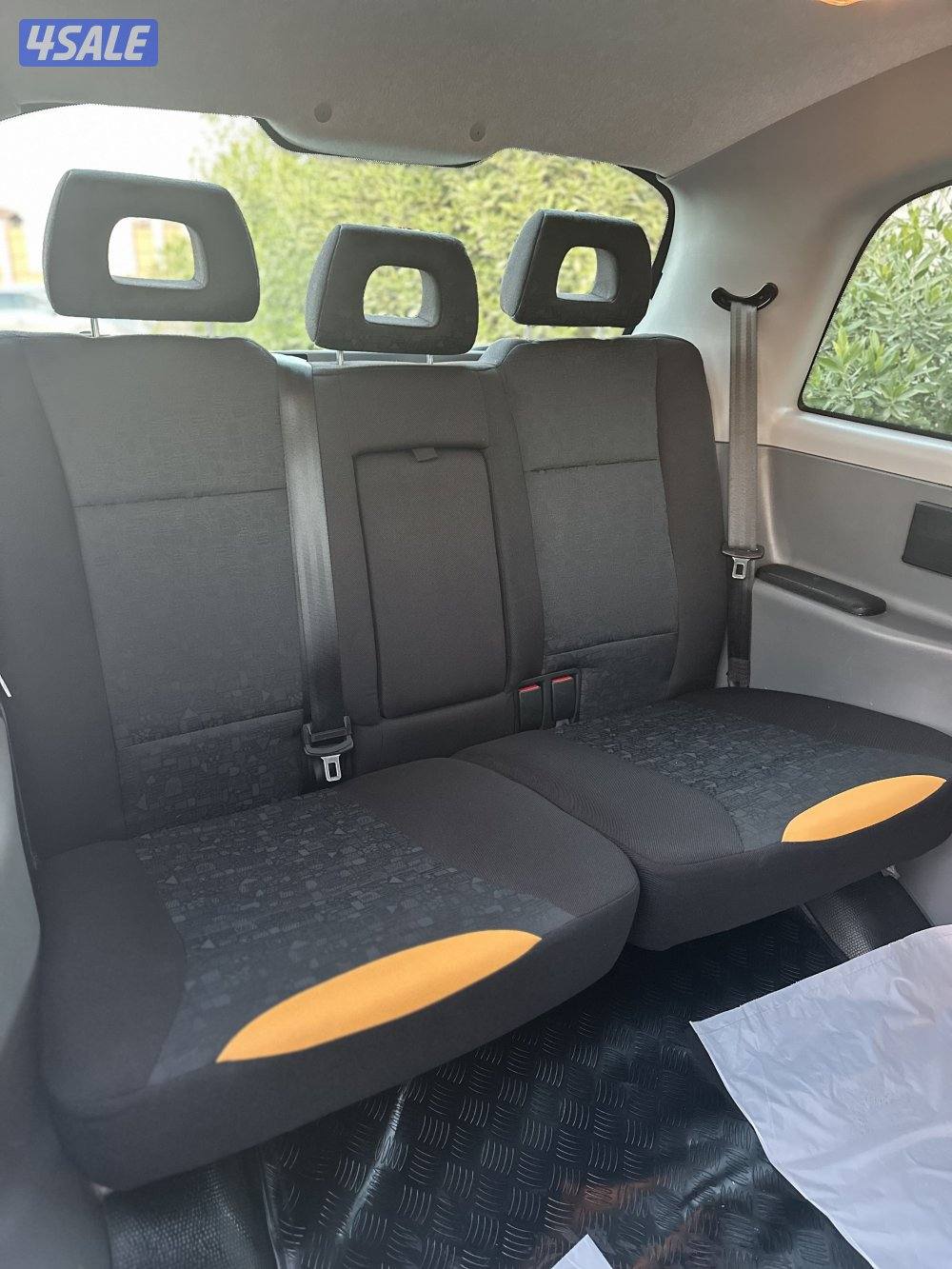 للبيع THE LONDON TAXI4 موديل 2011 وارد الزياني كامل المواصفات ماشي 199