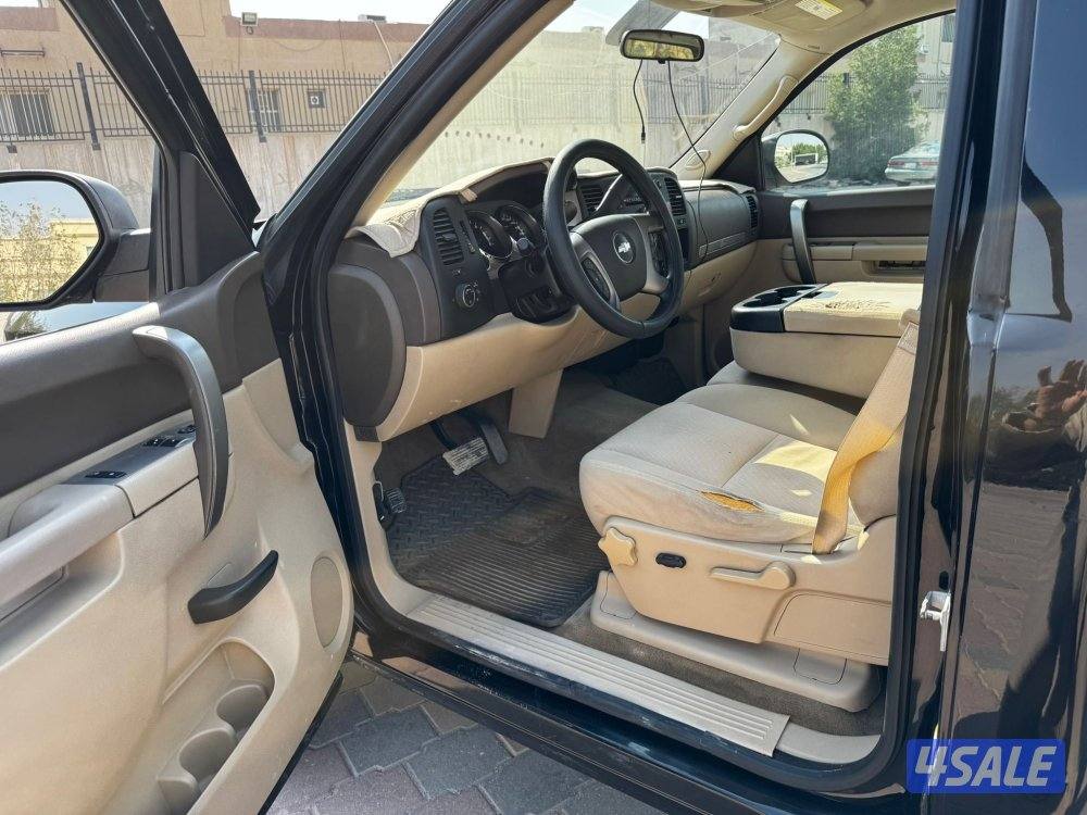 للبيع وانيت سلفرادو0